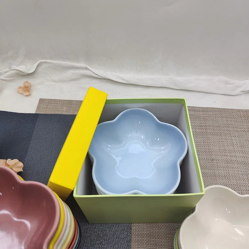 Podniesiona ceramiczna miska dla kota